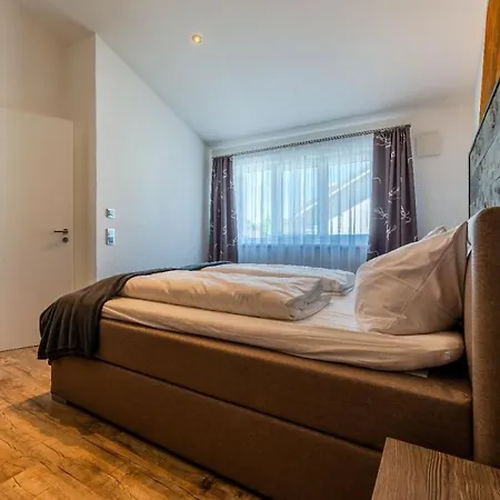 With 2 Bedrooms *